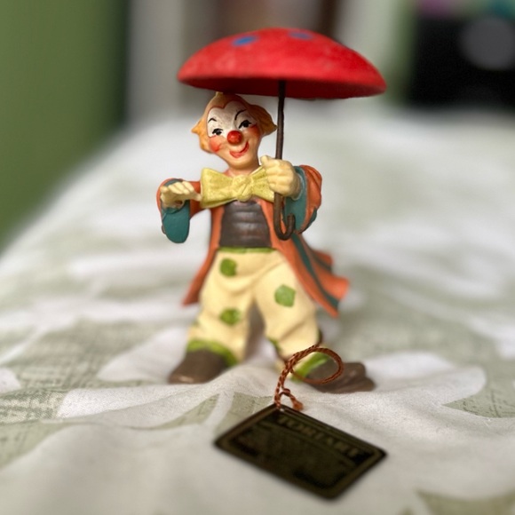 VTG Toriart Italian Clown Under Umbrella Figurine Cottagecore Art Decor - Picture 3 of 10